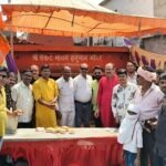 हनुमान जन्मोत्सव पर भोग-प्रसाद वितरण, बड़ी संख्या में श्रद्धालु हुए शामिल