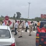 हाईवे के स्टॉपर से टकराई बाइक, बुजुर्ग गंभीर
